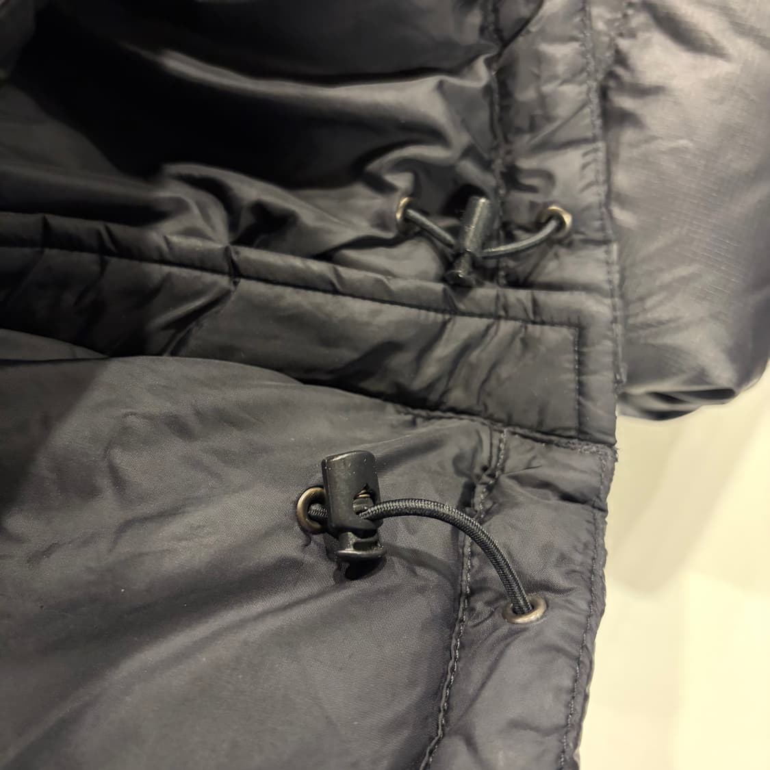 [85] 노스페이스 700 다운 블랙 패딩 B921 상품이미지8