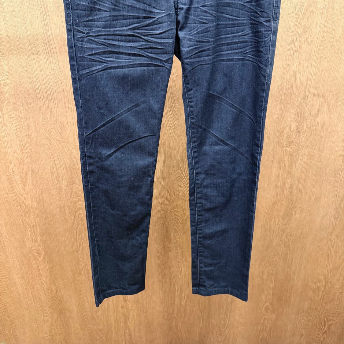 장폴고티에 데님 팬츠 백포켓 화이트 로고 패치 세미 워싱 디테일 흑청 상품이미지5