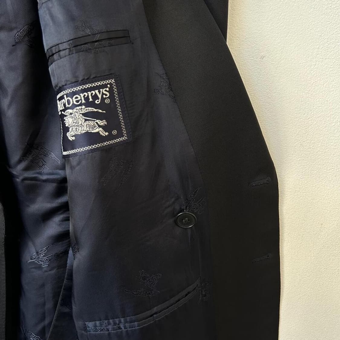 10058 - 버버리 블랙 금장 더블 블레이저 자켓 상품이미지4