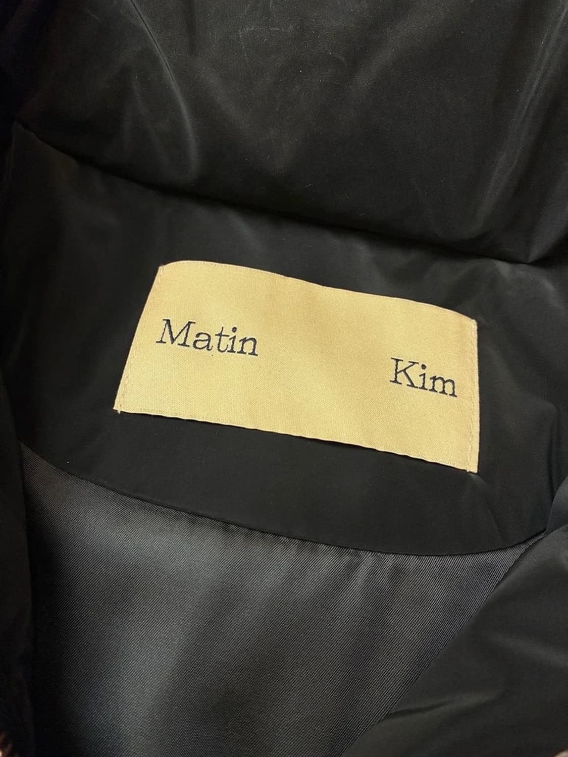 마뗑킴 Matin Kim 22FW 스티치 코팅 매트 패딩 PN5430 상품이미지8