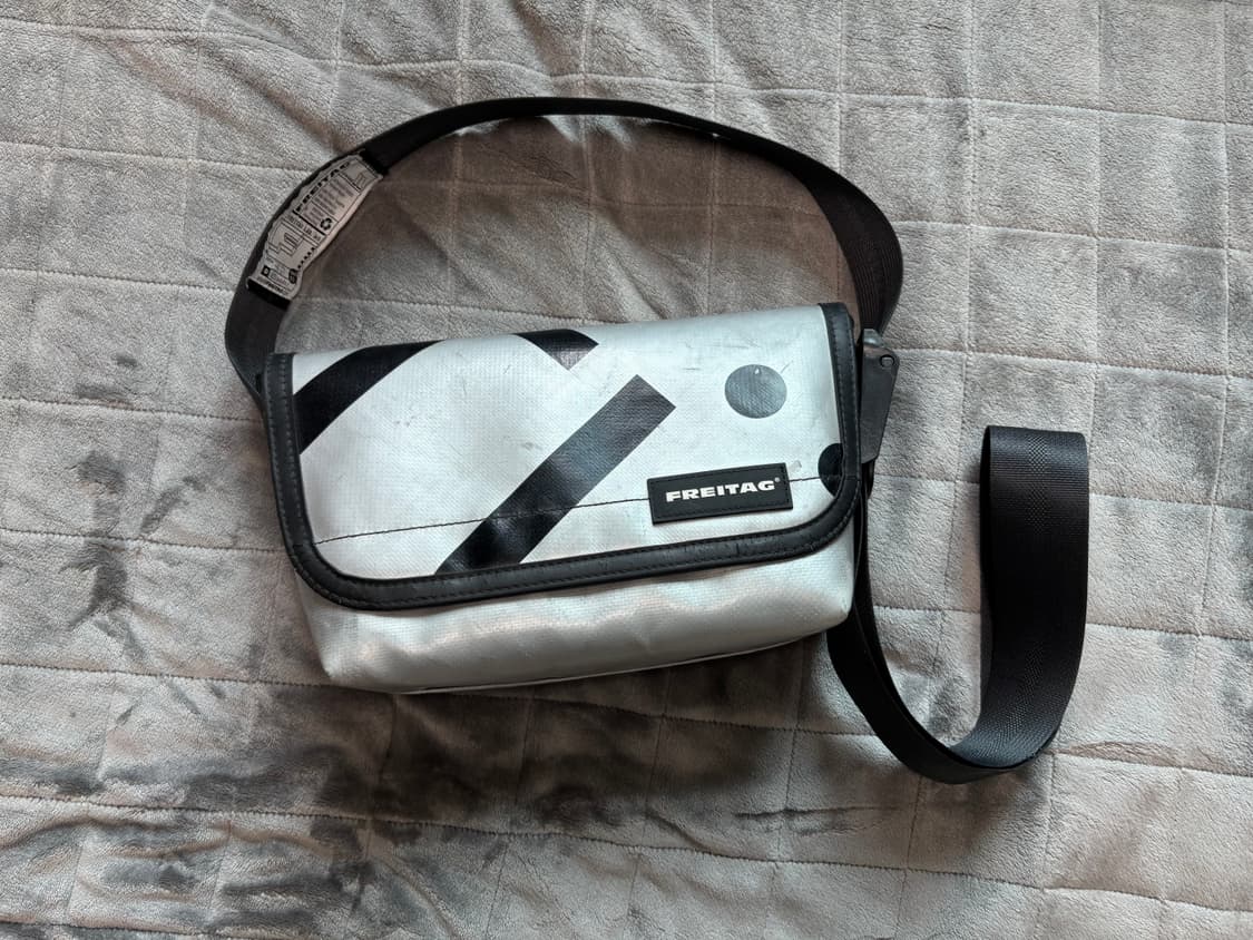 프라이탁 하와이파이브오 실버 블랙 상품이미지1