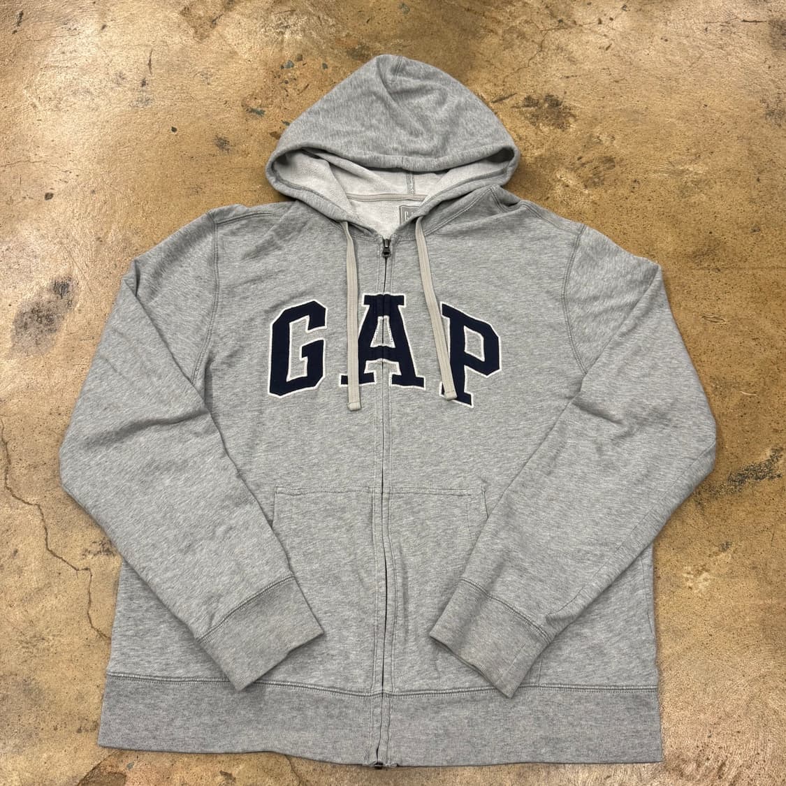 갭 그레이 로고 후드집업 상품이미지2