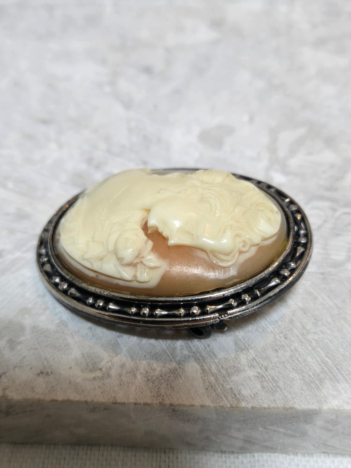 유럽 빈티지 쉘 카메오 브로치 │ 실버 프레임 · 로즈 모티프 상품이미지4
