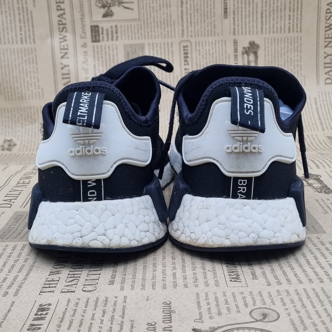 아디다스 NMD R1 블랙 운동화225 상품이미지4