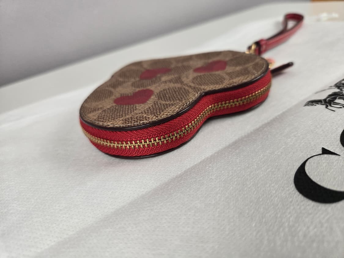 COACH 코치 시그니처 하트 지퍼 지갑 상품이미지7