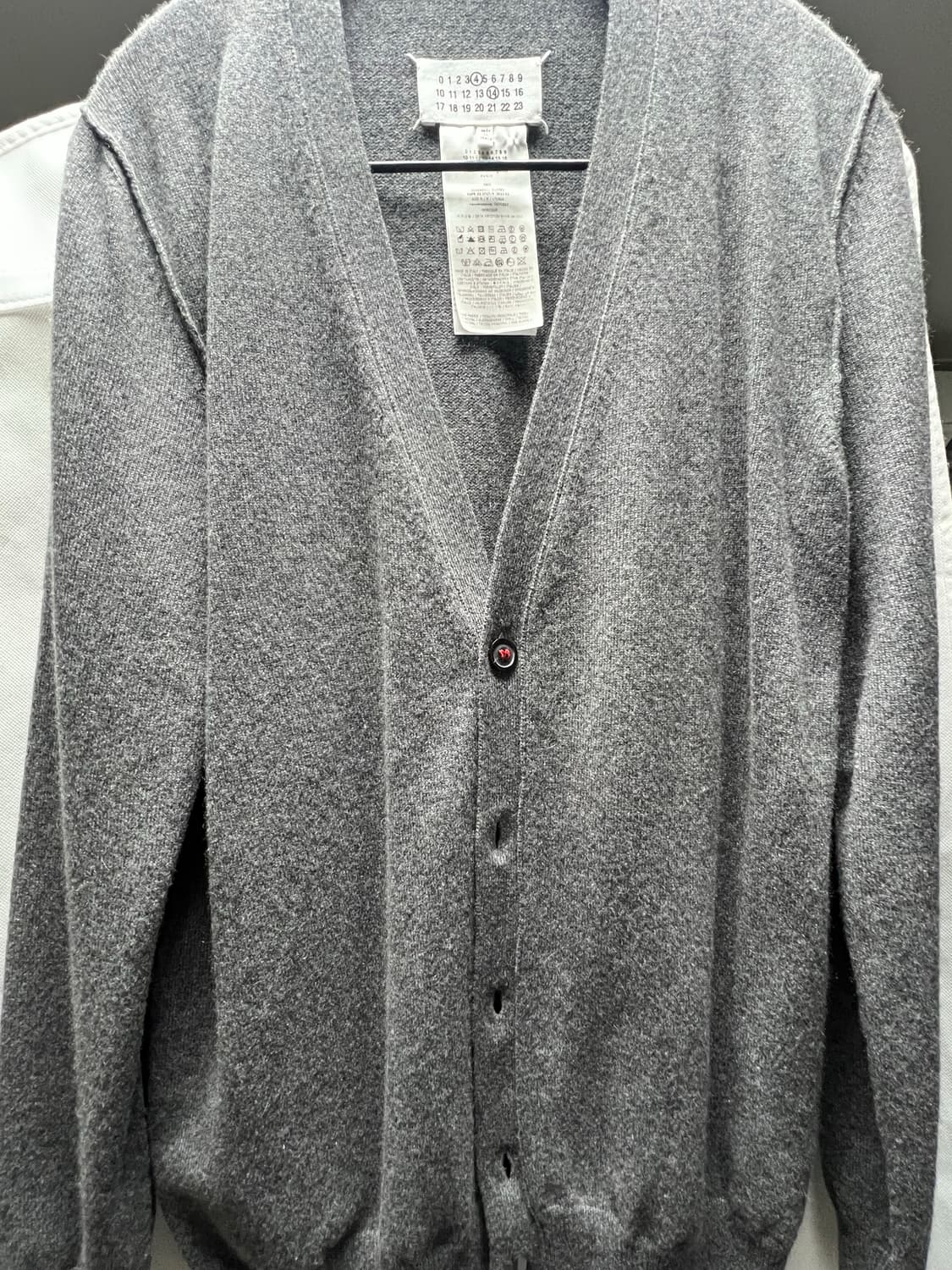 정품 메종 마르지엘라 캐시미어 가디건 그레이 M 상품이미지1
