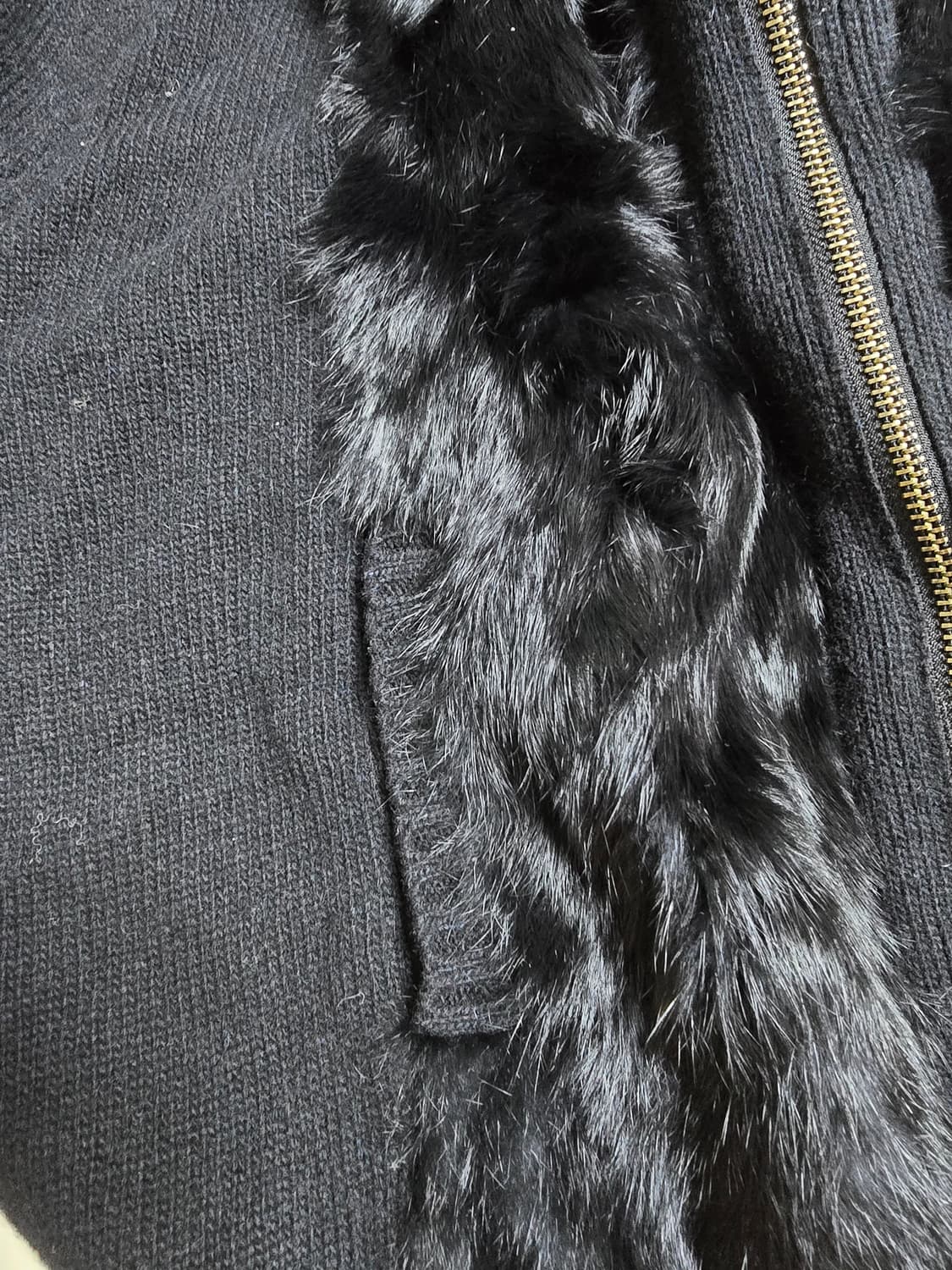 블랙 래빗퍼 니트 집업 (프리사이즈) 상품이미지4