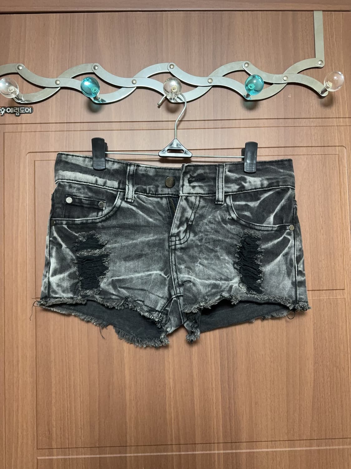 공겜여주 갸루 y2k 일본 빈티지 펑크 데미지 블랙 데님 숏팬츠 상품이미지1