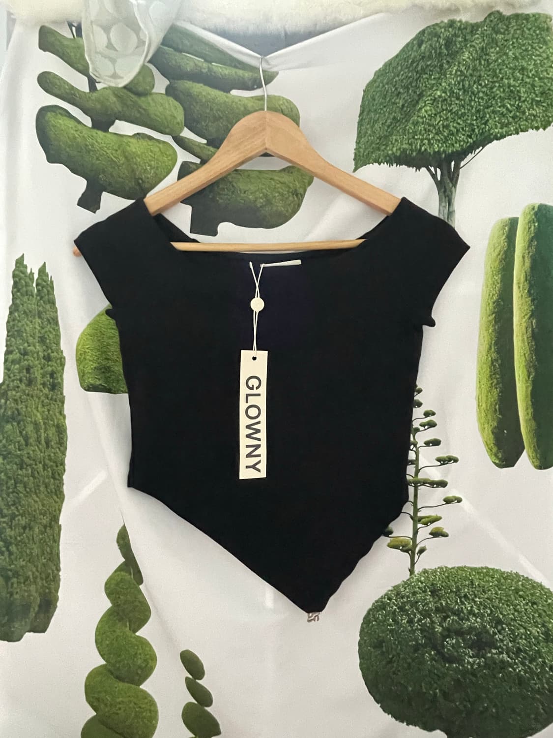 글로니  VALEN V-CUT TEE black 상품이미지1