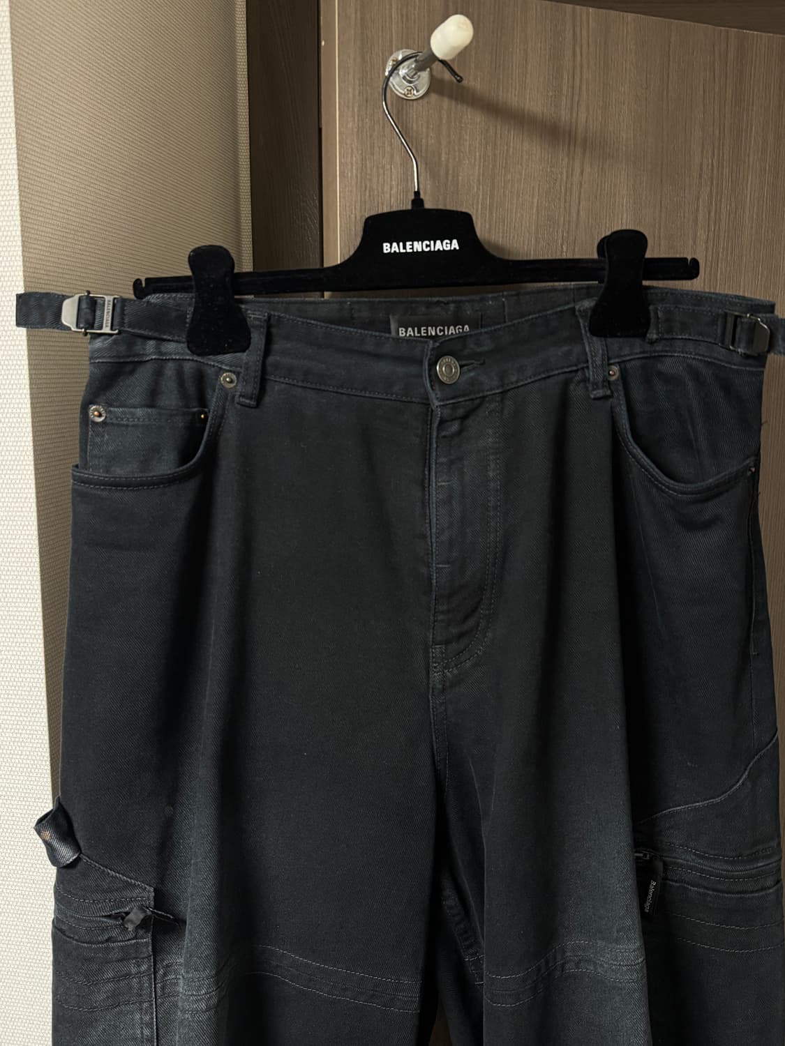 (S) 발렌시아가 페이드블랙 카고팬츠 BTS 정국바지 상품이미지5