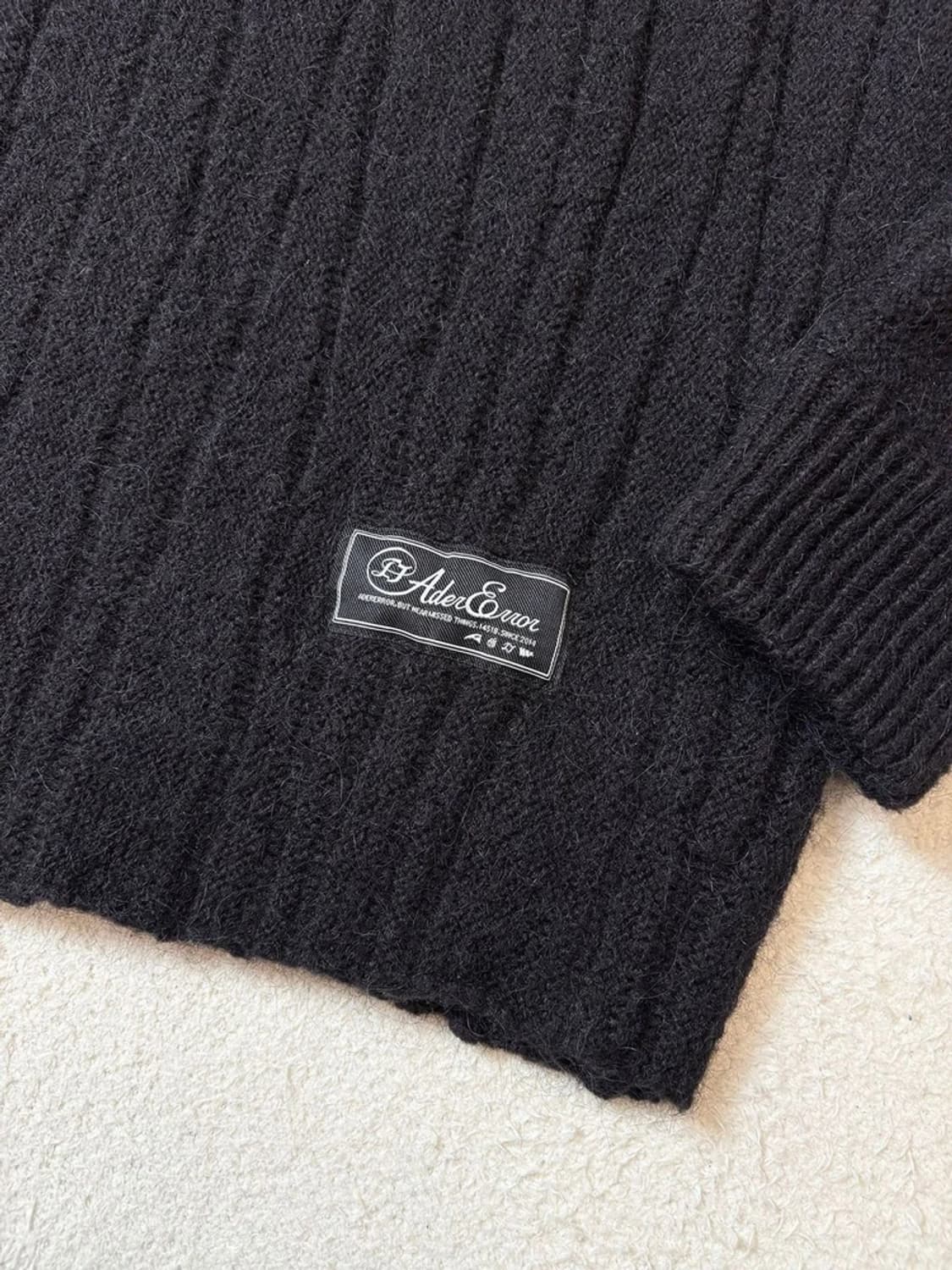 아더에러 22FW 알파카 플루익 로고 스웨터 PN6488 상품이미지4