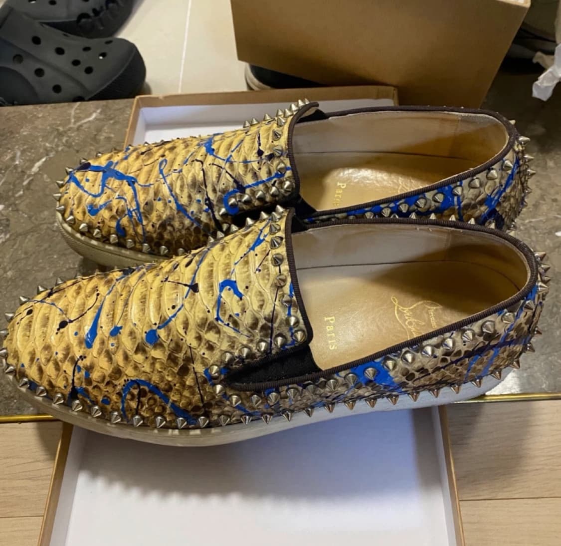 크리스찬 루부탱 스파이크 파이톤 슬립온 풀구성 상품이미지2