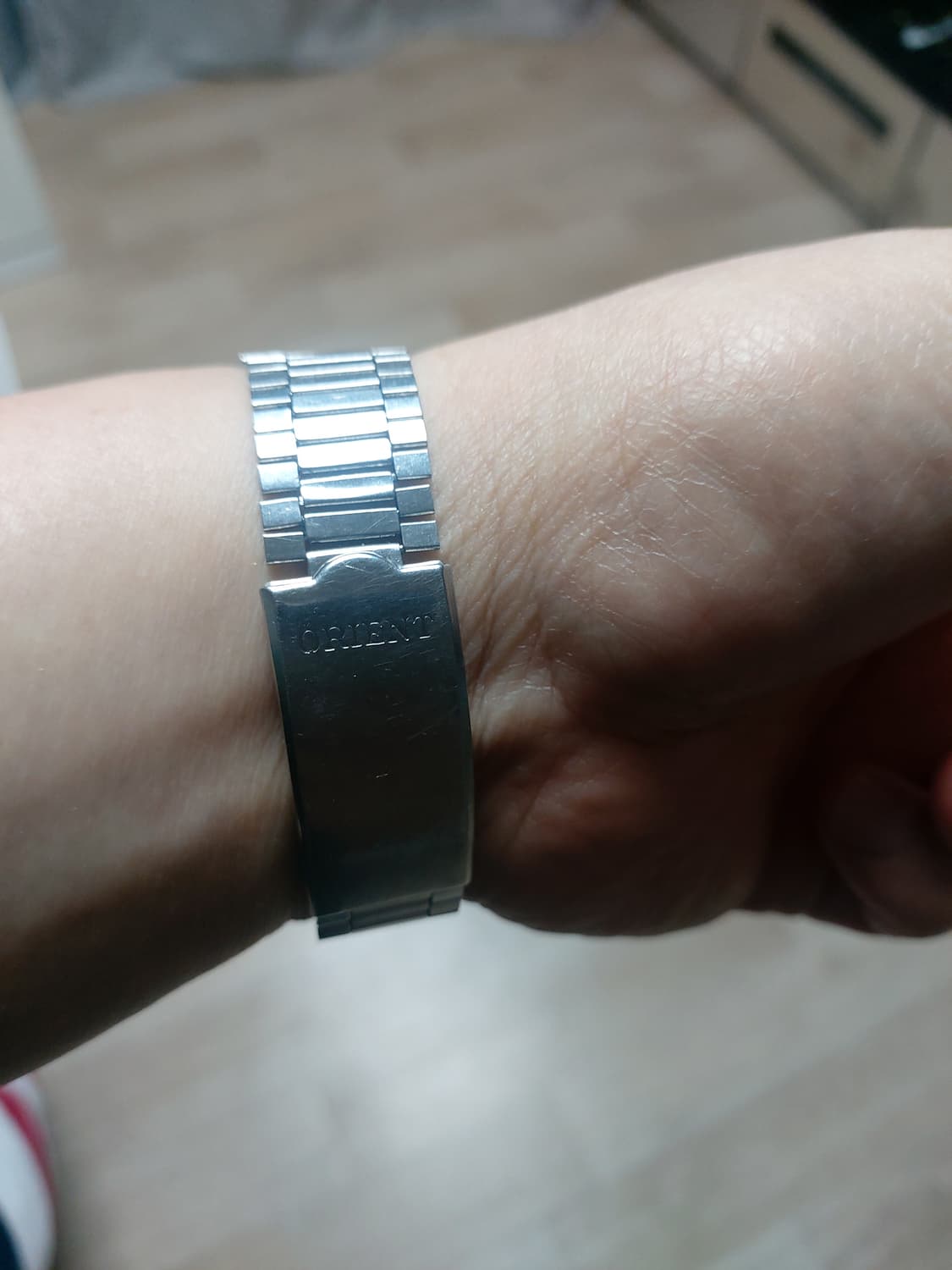 레드 다이얼이 인상적인 FERO 빈티지 시계 상품이미지5