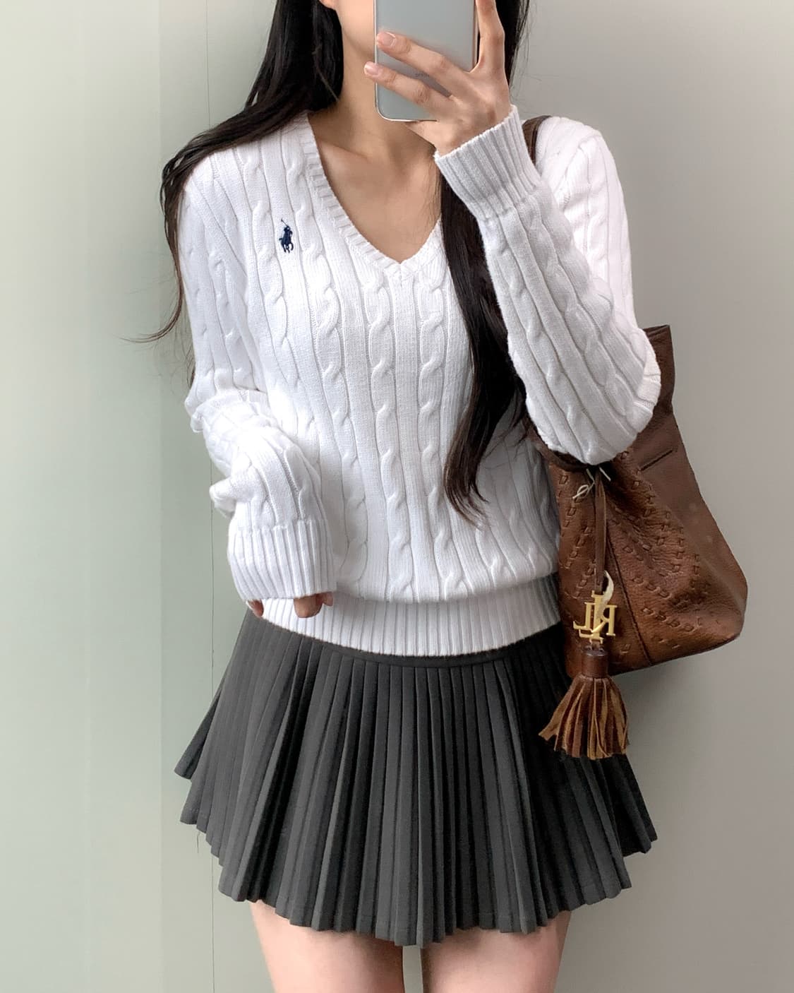 폴로 브이넥 니트  상품이미지1