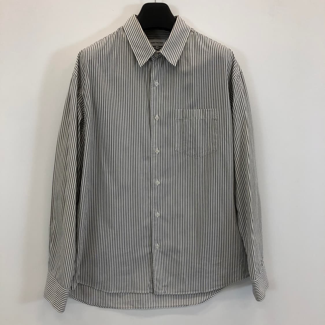 스테디 에브리웨어 스트라이프 셔츠 3 검,흰 상품이미지1