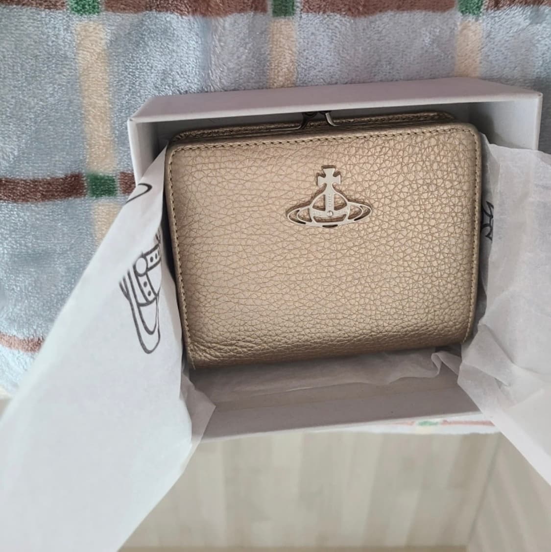 Vibienne westwood비비안 웨스트우드 그레인 지갑 골드 상품이미지2