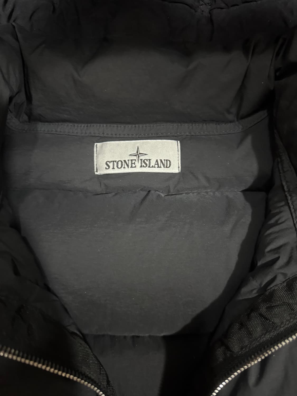 [당일출고,M] 24FW 스톤아일랜드 심리스 터널 패딩 상품이미지4
