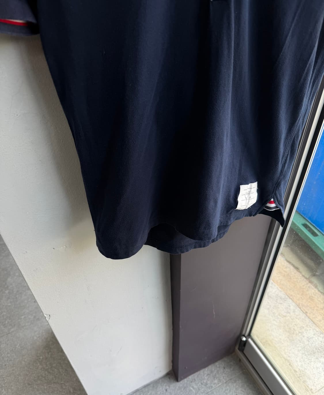 2/ 톰브라운 카라 포인트 폴로 반팔 상품이미지4