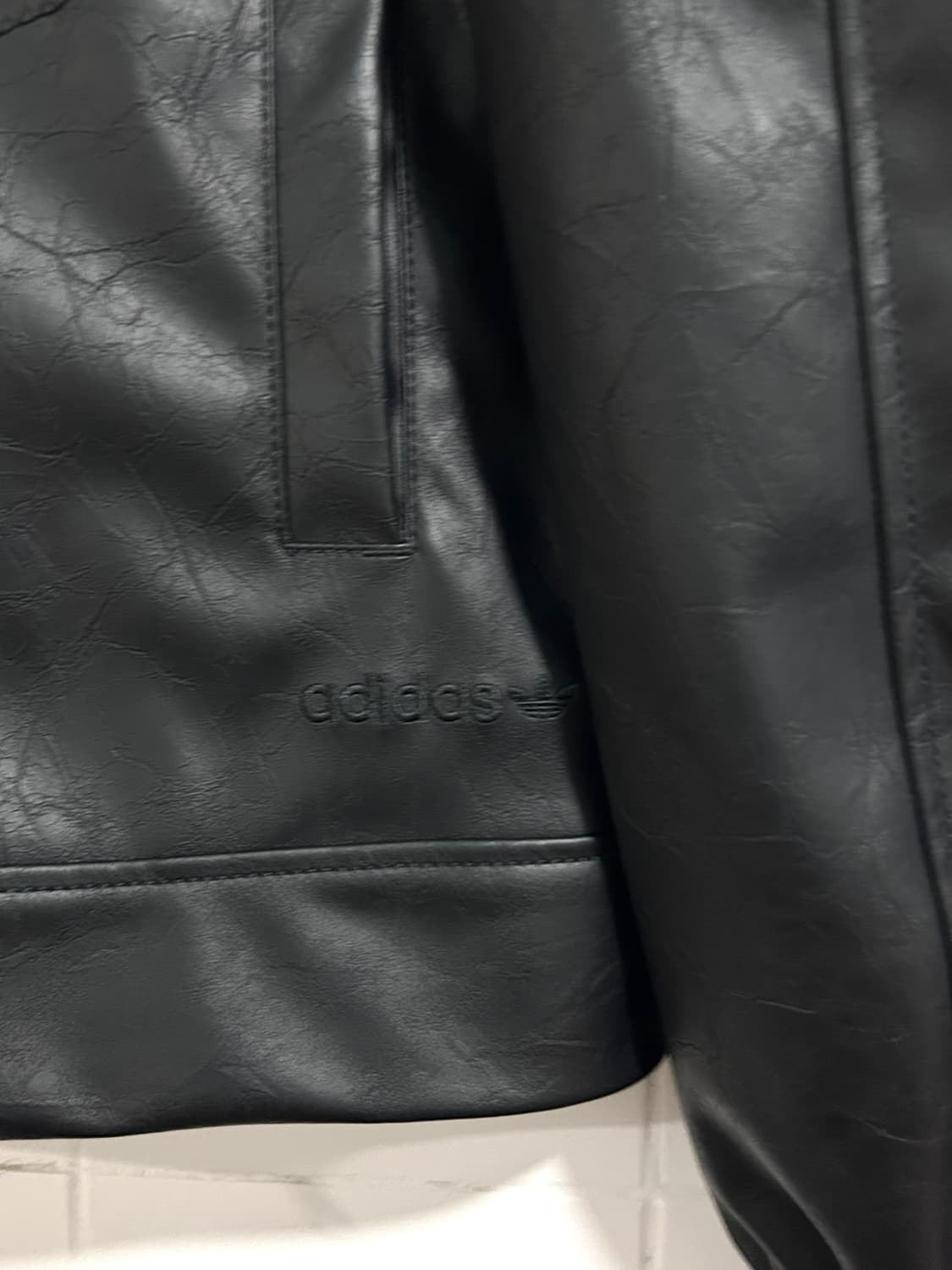 아디다스 블랙 오버 가죽자켓 상품이미지4