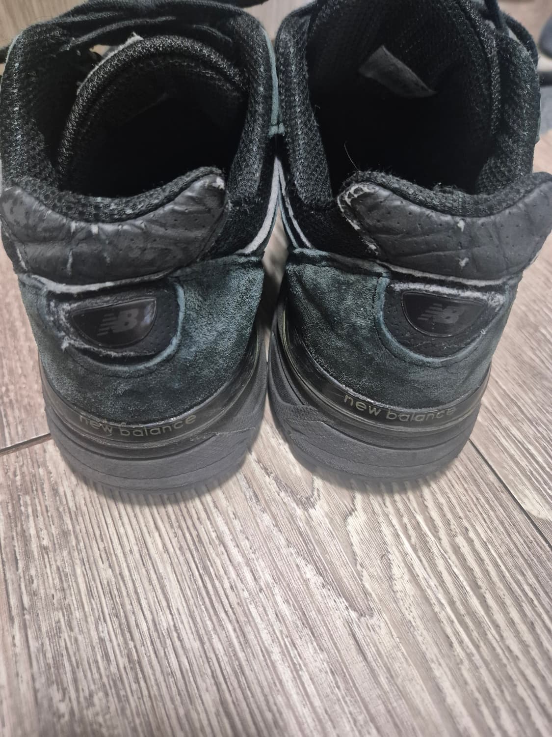 뉴발란스 990 V4

트리플블랙(M990BB4) 250 상품이미지3