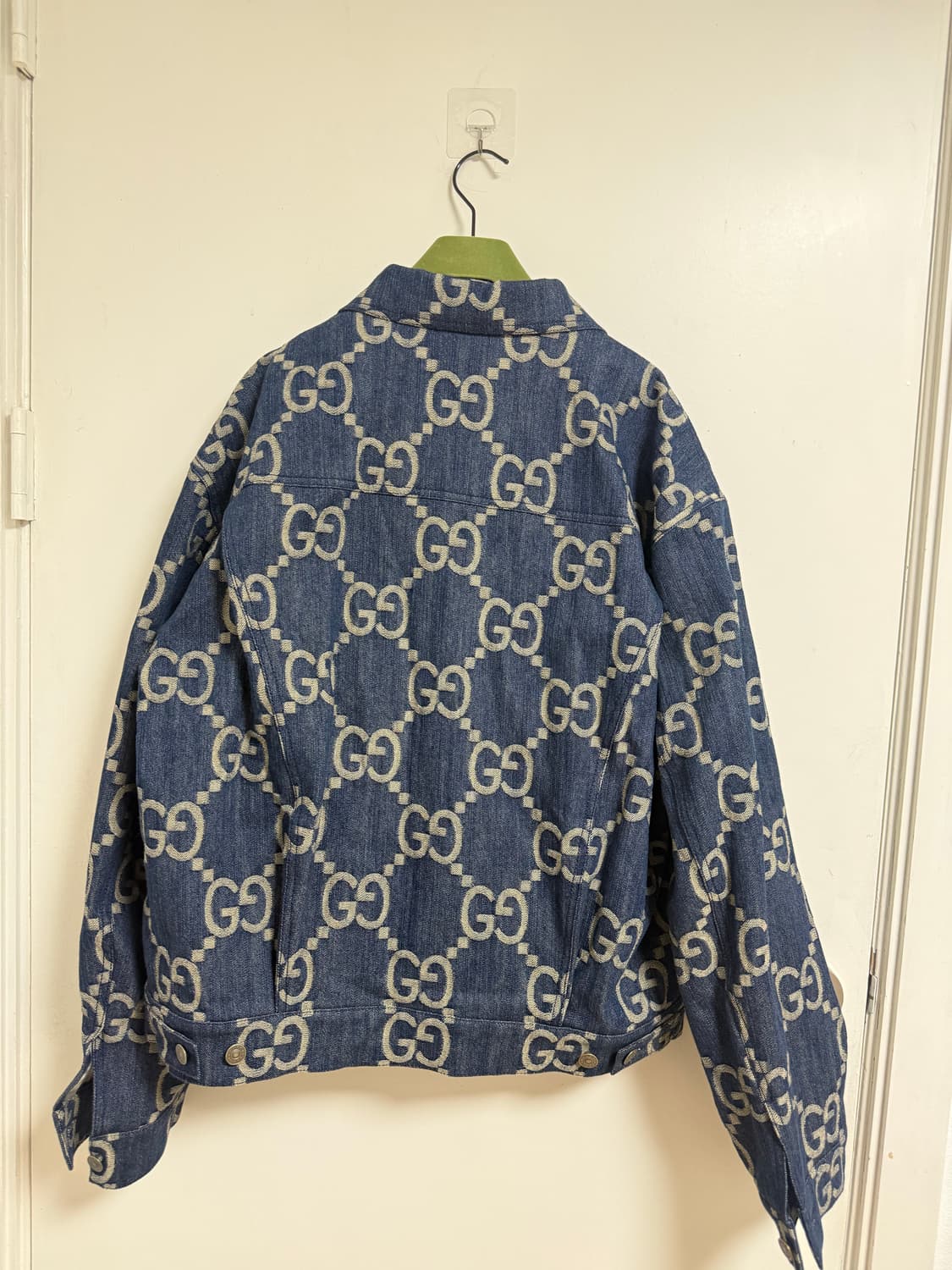구찌 GG 점보 데님 자켓 52 사이즈 거의 새상품 상품이미지2