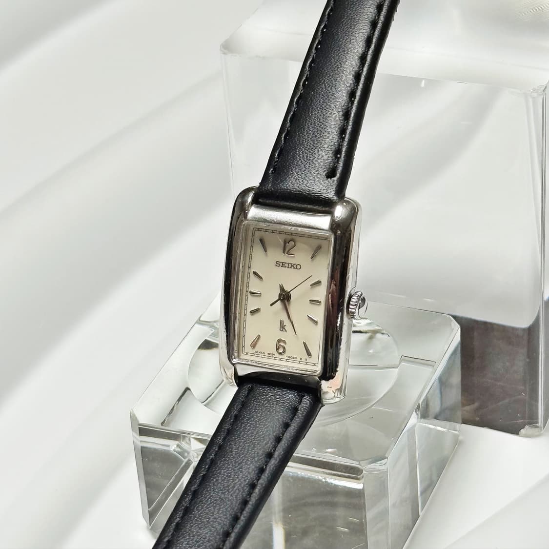 90s 빈티지 세이코 루키아 화이트 렉탱글 스퀘어 워치 상품이미지3