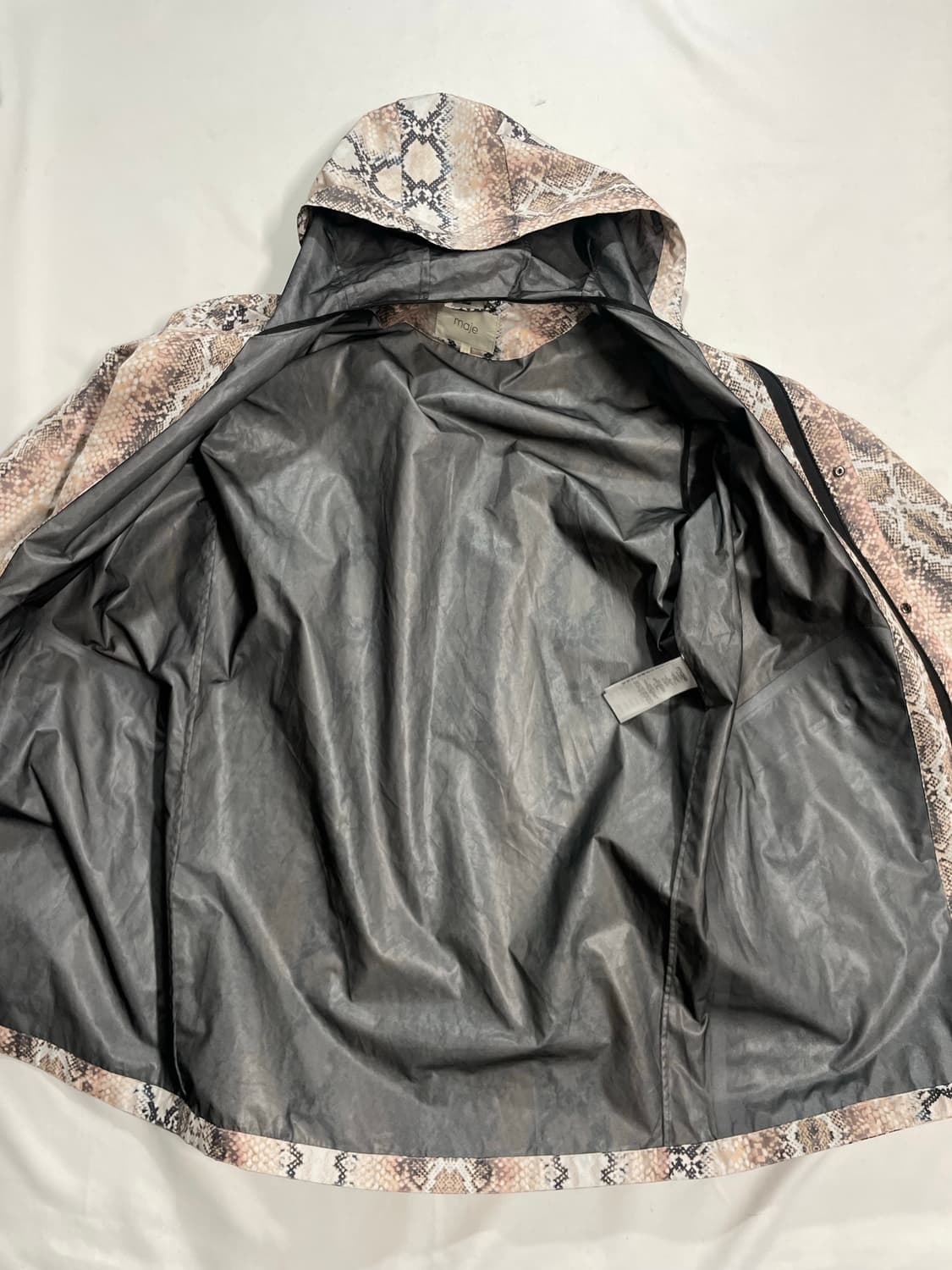 maje snake print 후드 쉘파카  상품이미지8