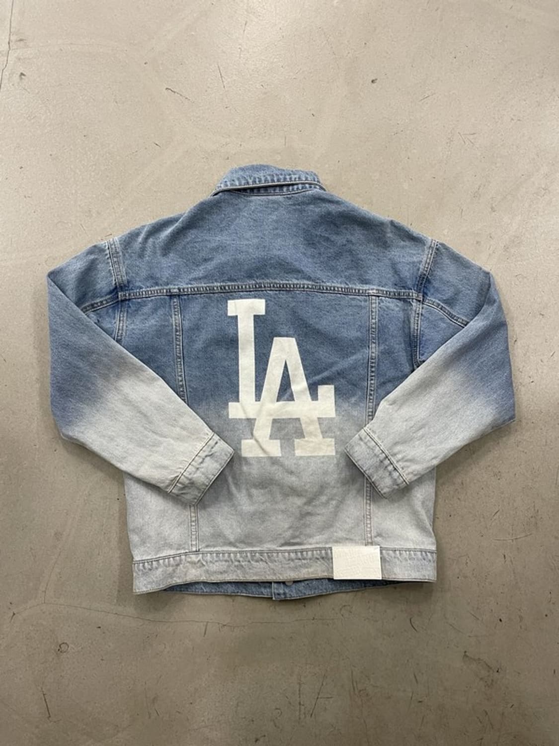 엠엘비 LA 다저스 그라데이션 데님 자켓 13Y 상품이미지3