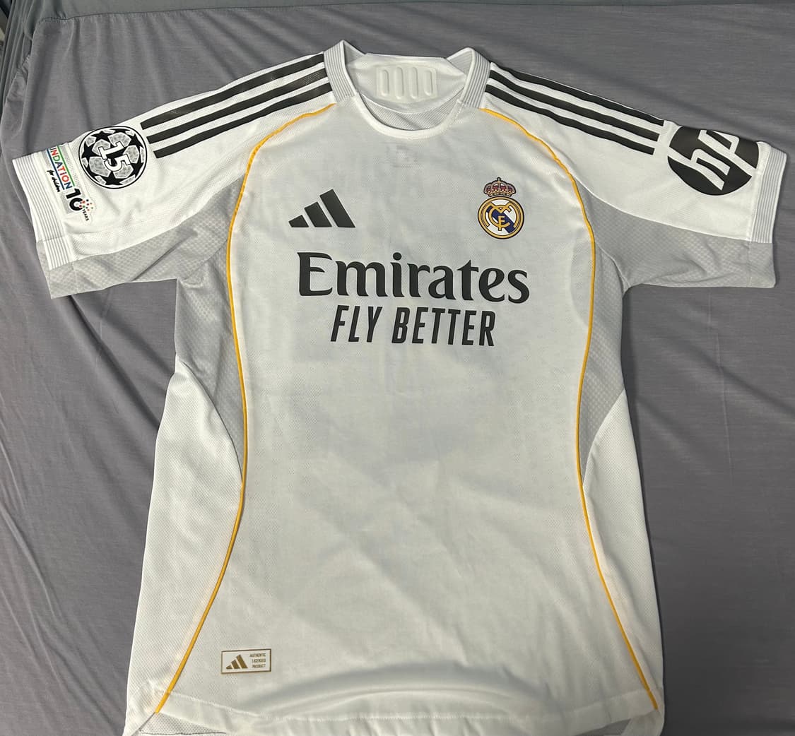 25/26 레알 마드리드 홈 어센틱 유니폼 상품이미지1