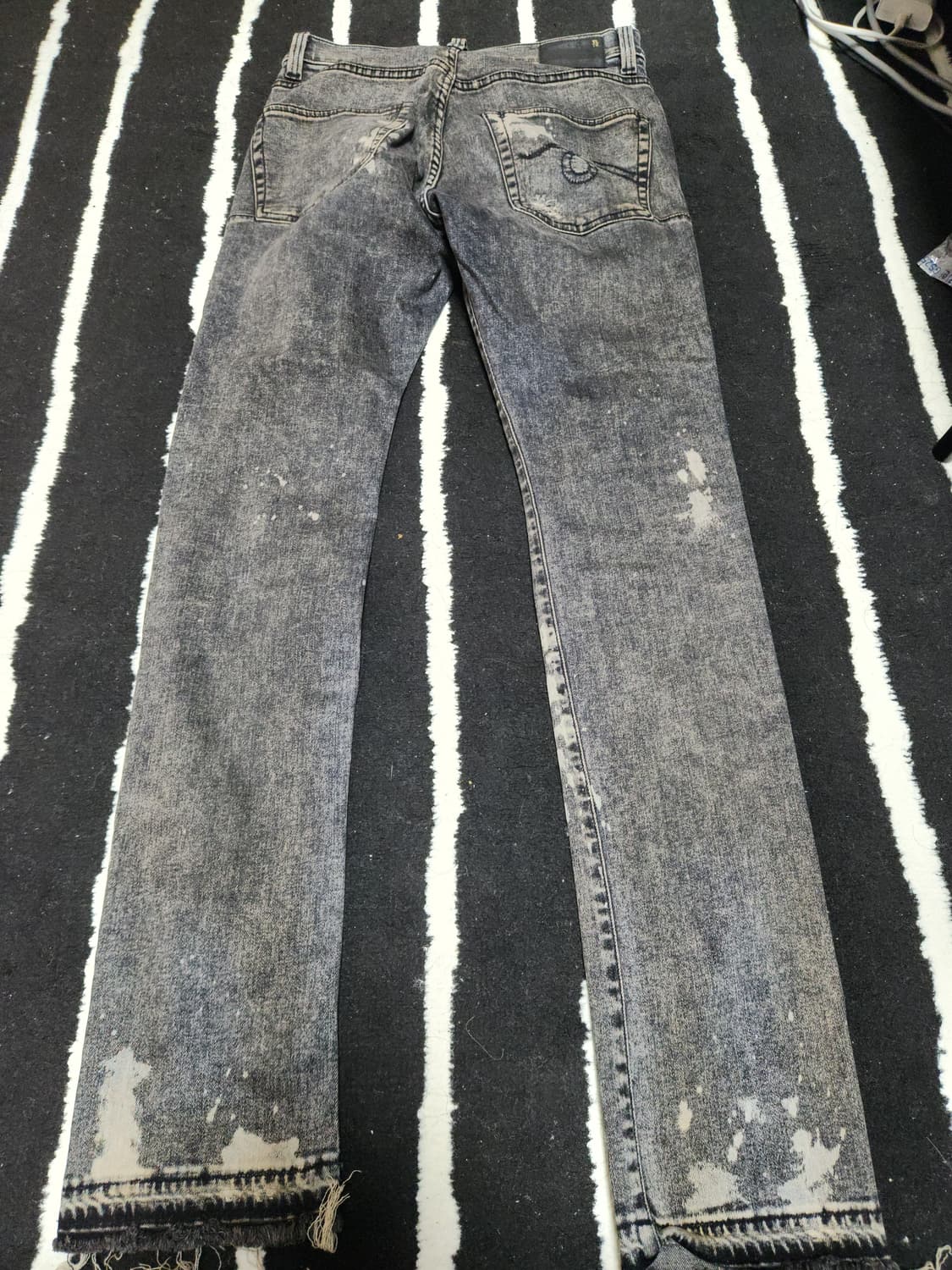 R13 bleached destroyed distress jeans 상품이미지3