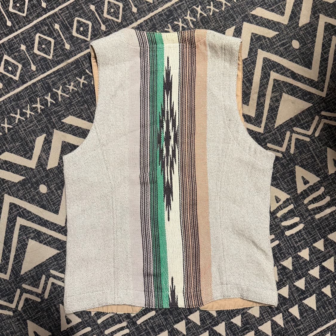 AYUITE(아유이) 나바호 패턴 조끼 상품이미지6