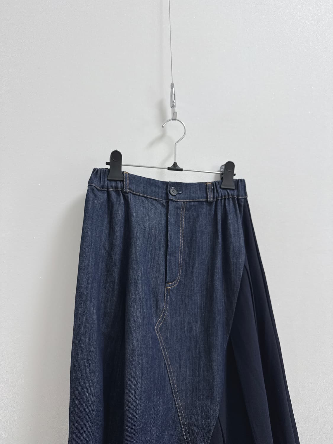 더일마 데님 텍스쳐 블록 스커트 상품이미지2