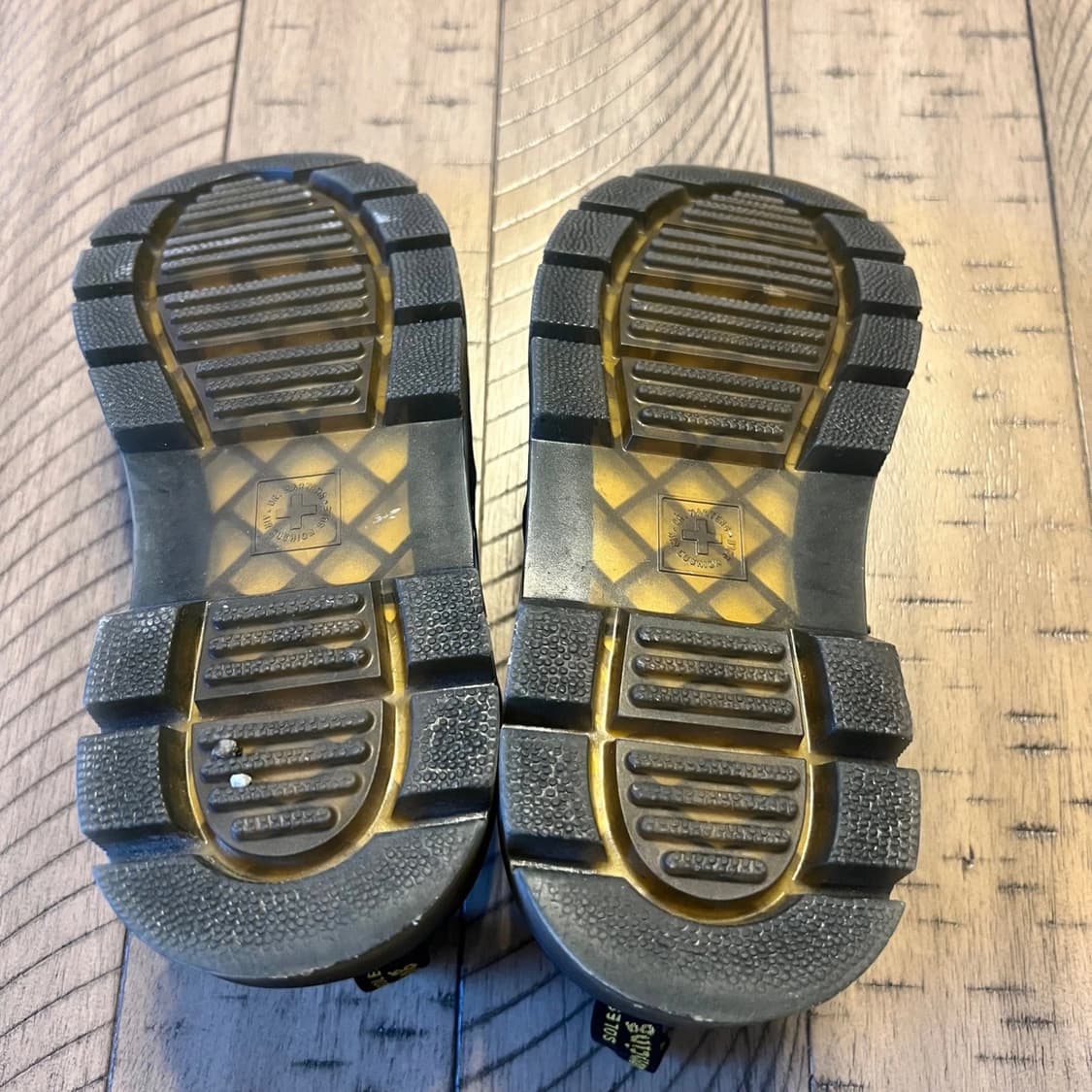 닥터마틴 리더 와이오밍 레더 유틸리티 슈즈 블랙 상품이미지6