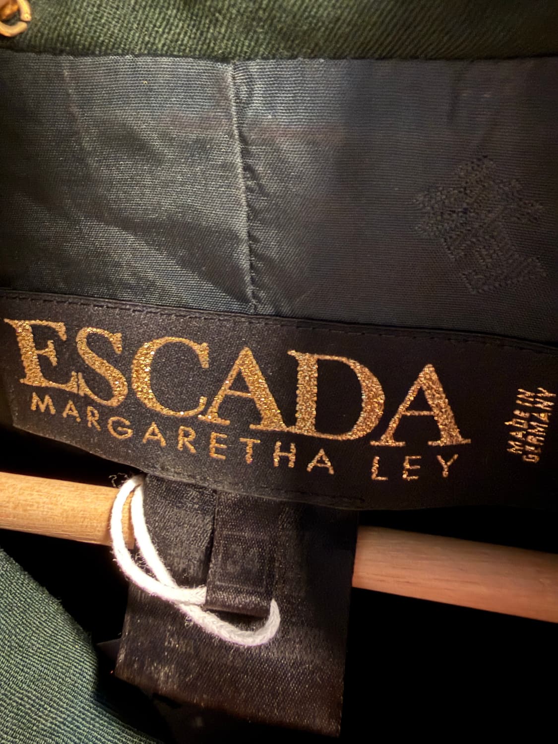 에스카다 ESCADA 벨벳 트리밍 골드버튼 롱 자켓 딥그린 34 상품이미지6