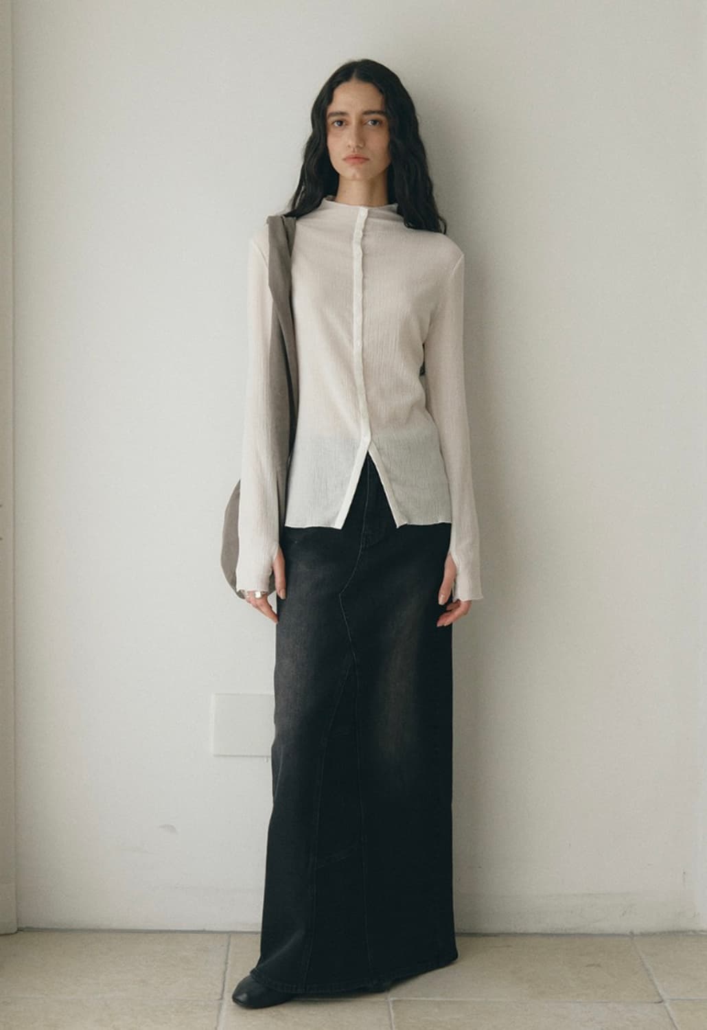 lowtide / PLEATS HALF NECK BUTTON TOP/ 상품이미지2