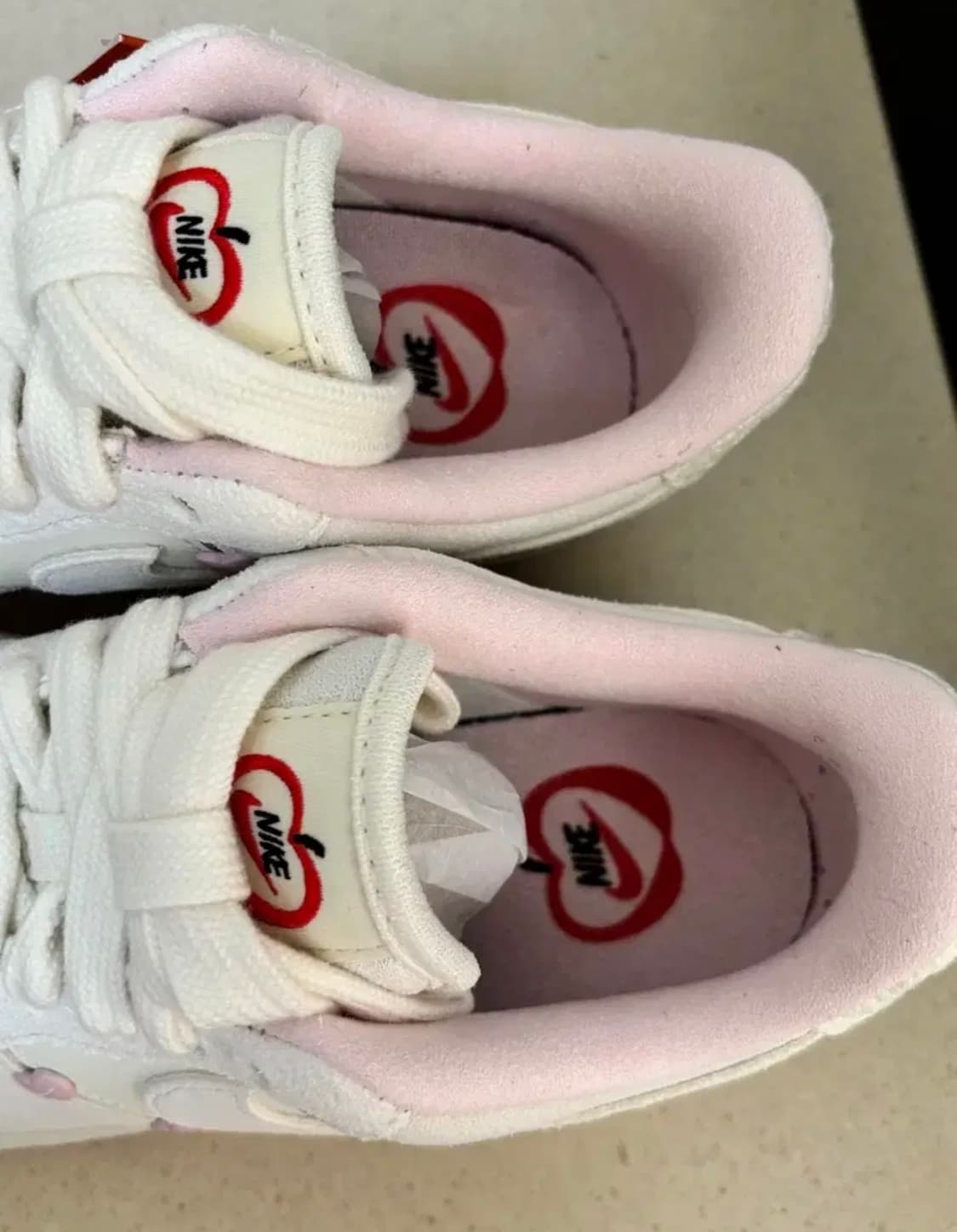 W 나이키 에어포스 1 로우 밸런타인데이 세일 핑크 폼 2025 발렌타인 상품이미지4