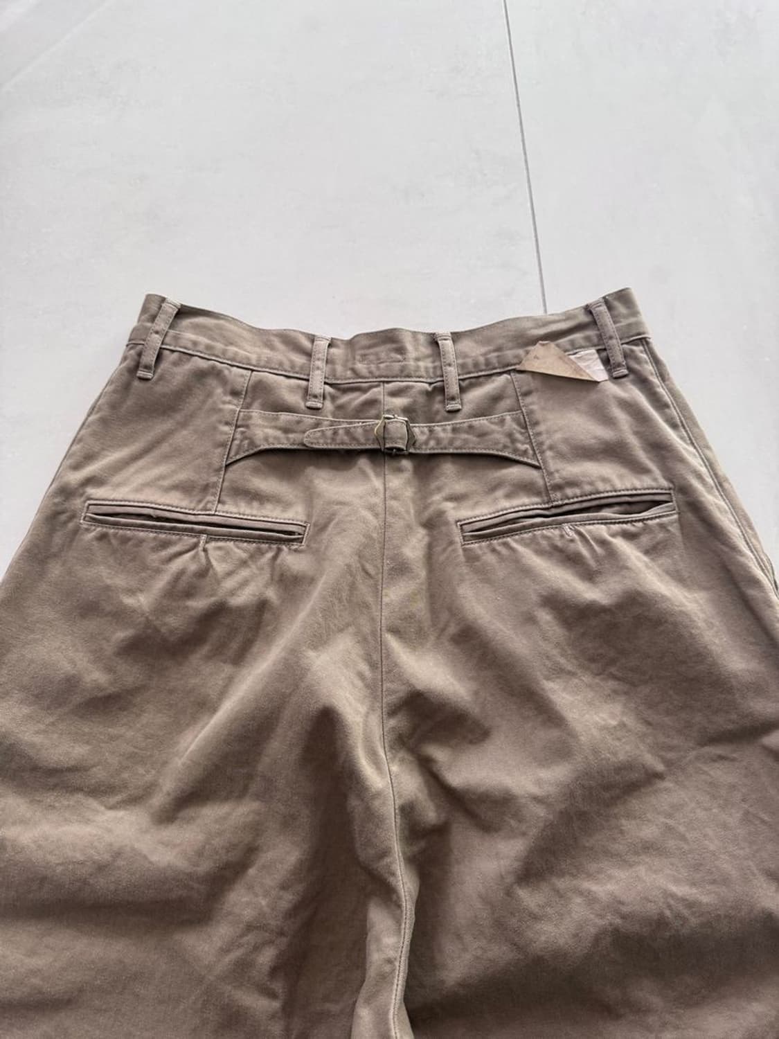 HIGH WAIST CHINO PANTS 하이웨이스트 치노 팬츠 상품이미지4