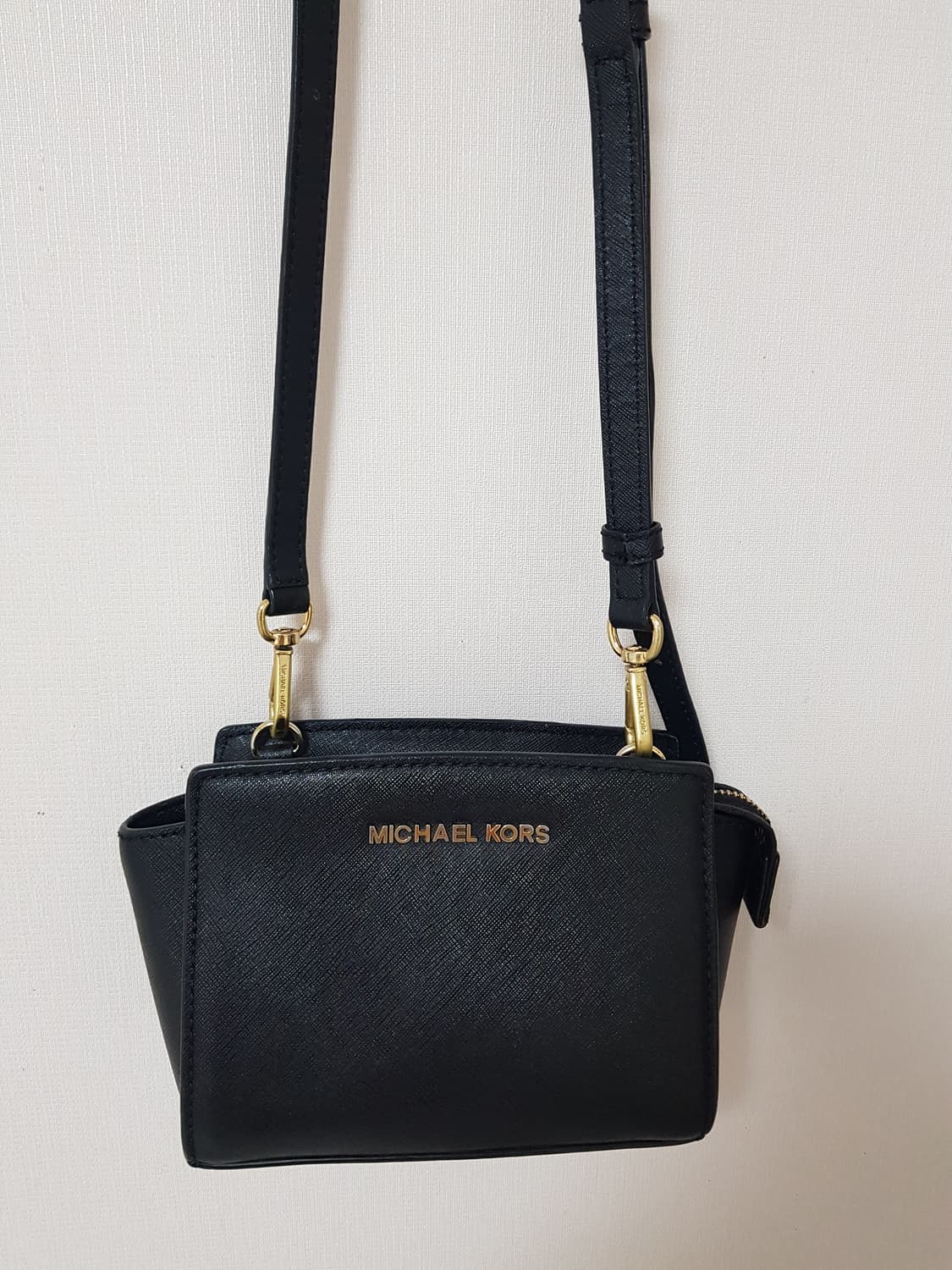 마이클코어스 미니 크로스백--정품 상품이미지3