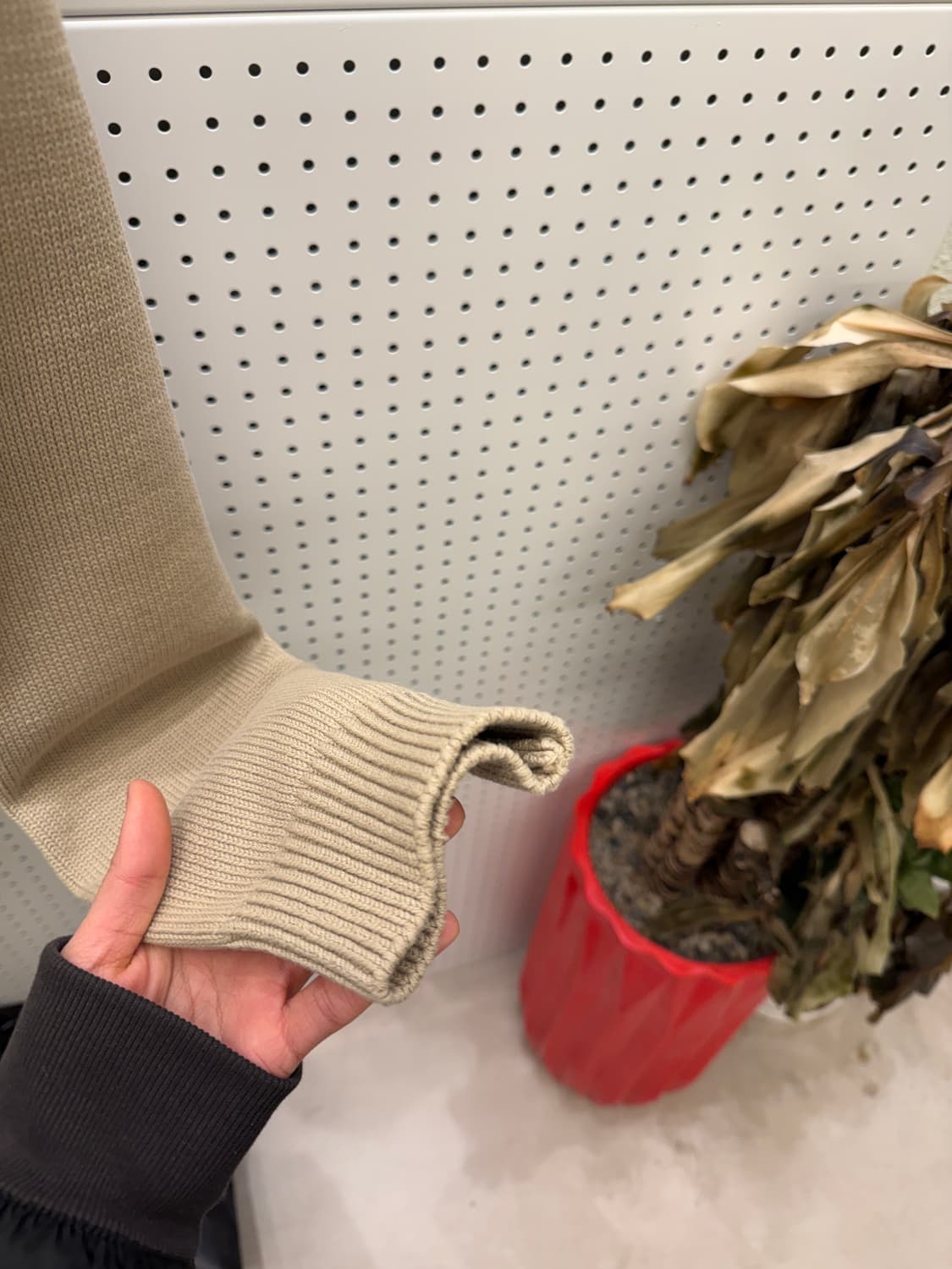 디스이즈네버댓 빅 로고 니트 스웨터 베이지 U405 상품이미지3