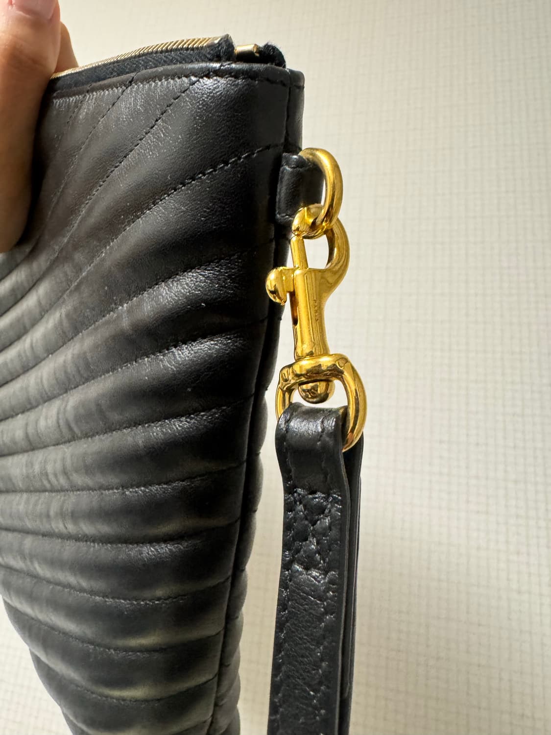 생로랑 클러치 금장 라지 상품이미지2