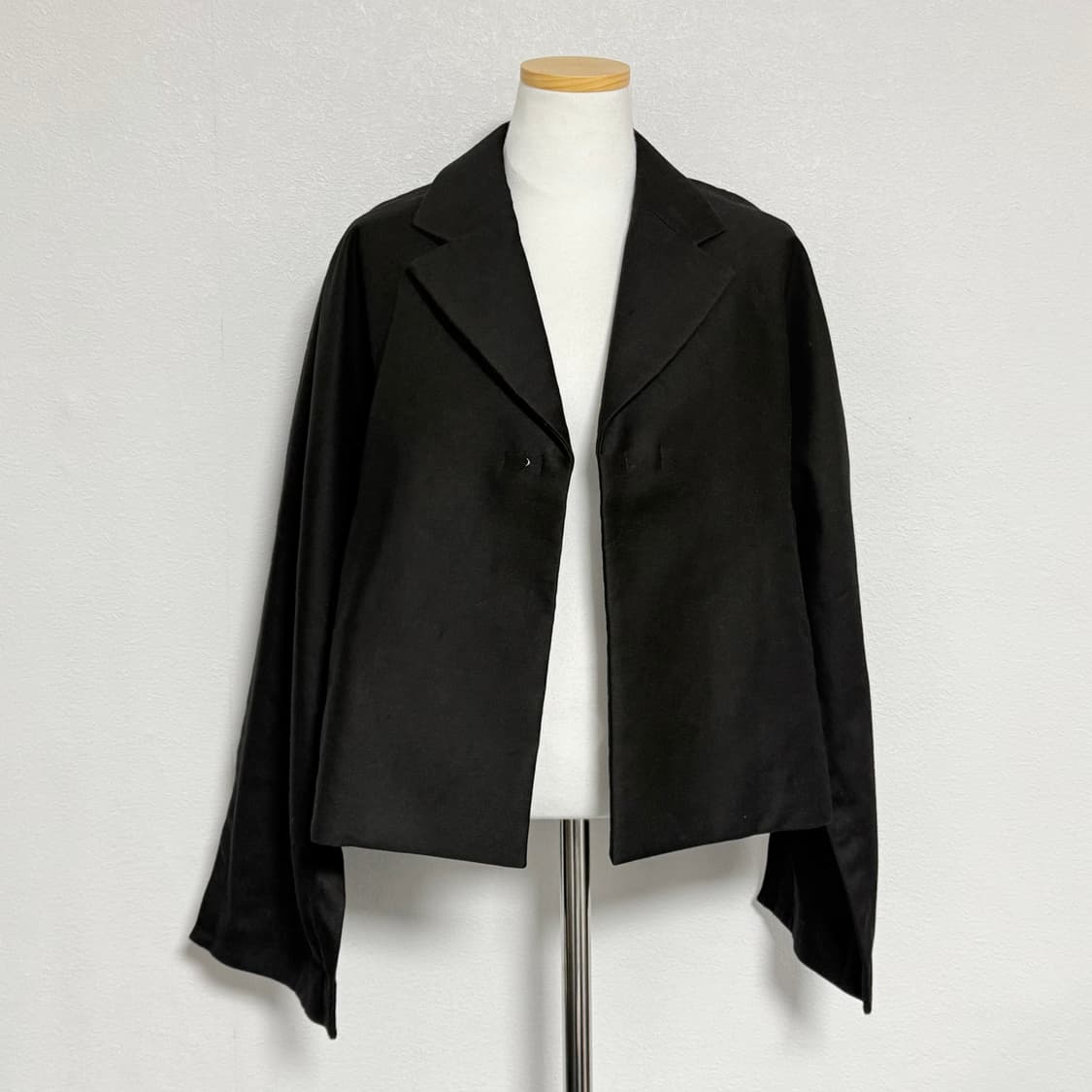 새상품 24ss 꼼데가르송 컬렉션라인 2차원 평면자켓 m 상품이미지4