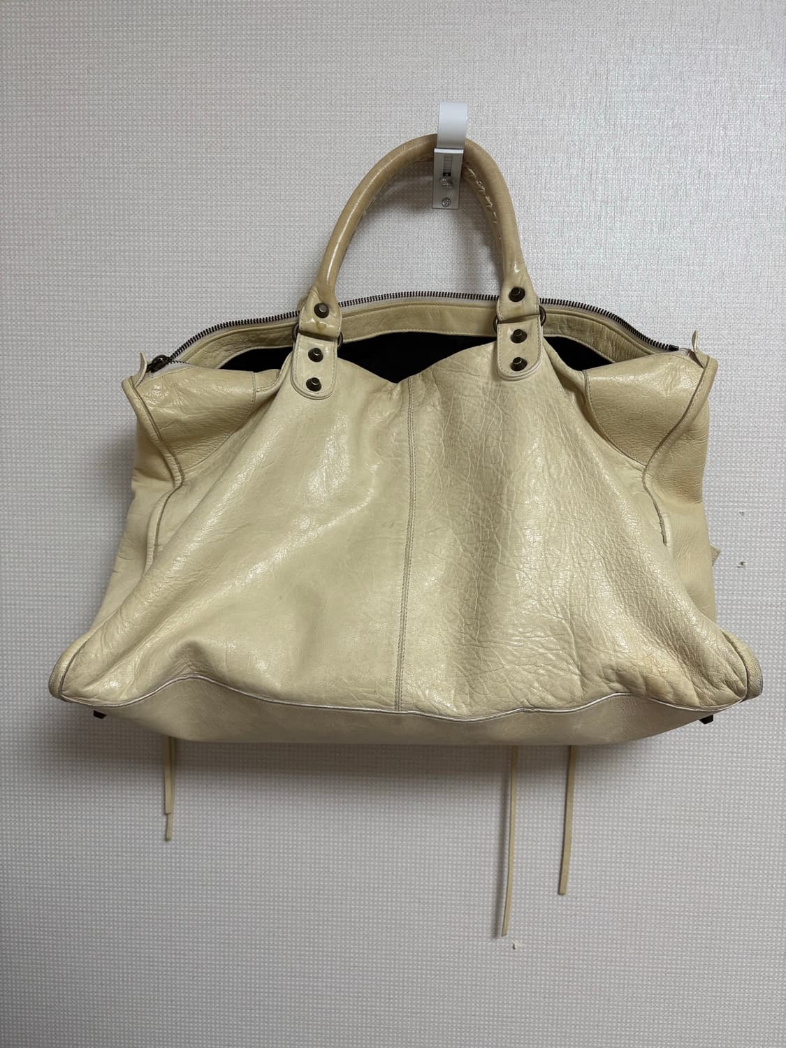 발렌시아가 모터백 라지 오피스 아이보리 상품이미지2