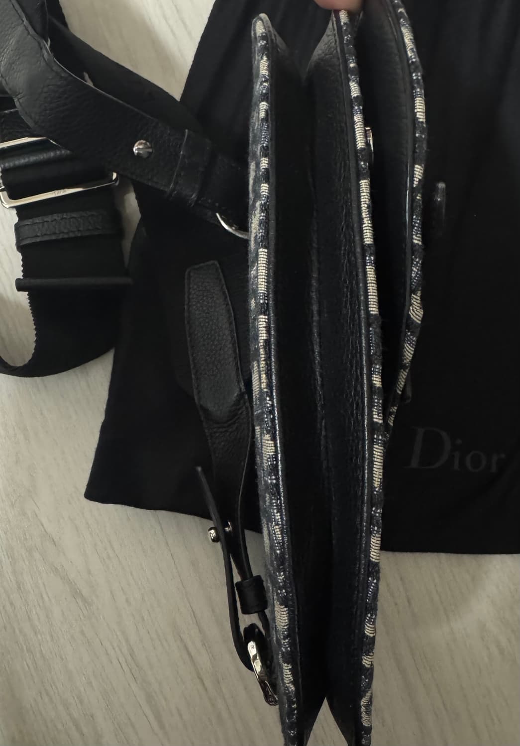 디올 옴므 오블리크 새들 파우치백 상품이미지9