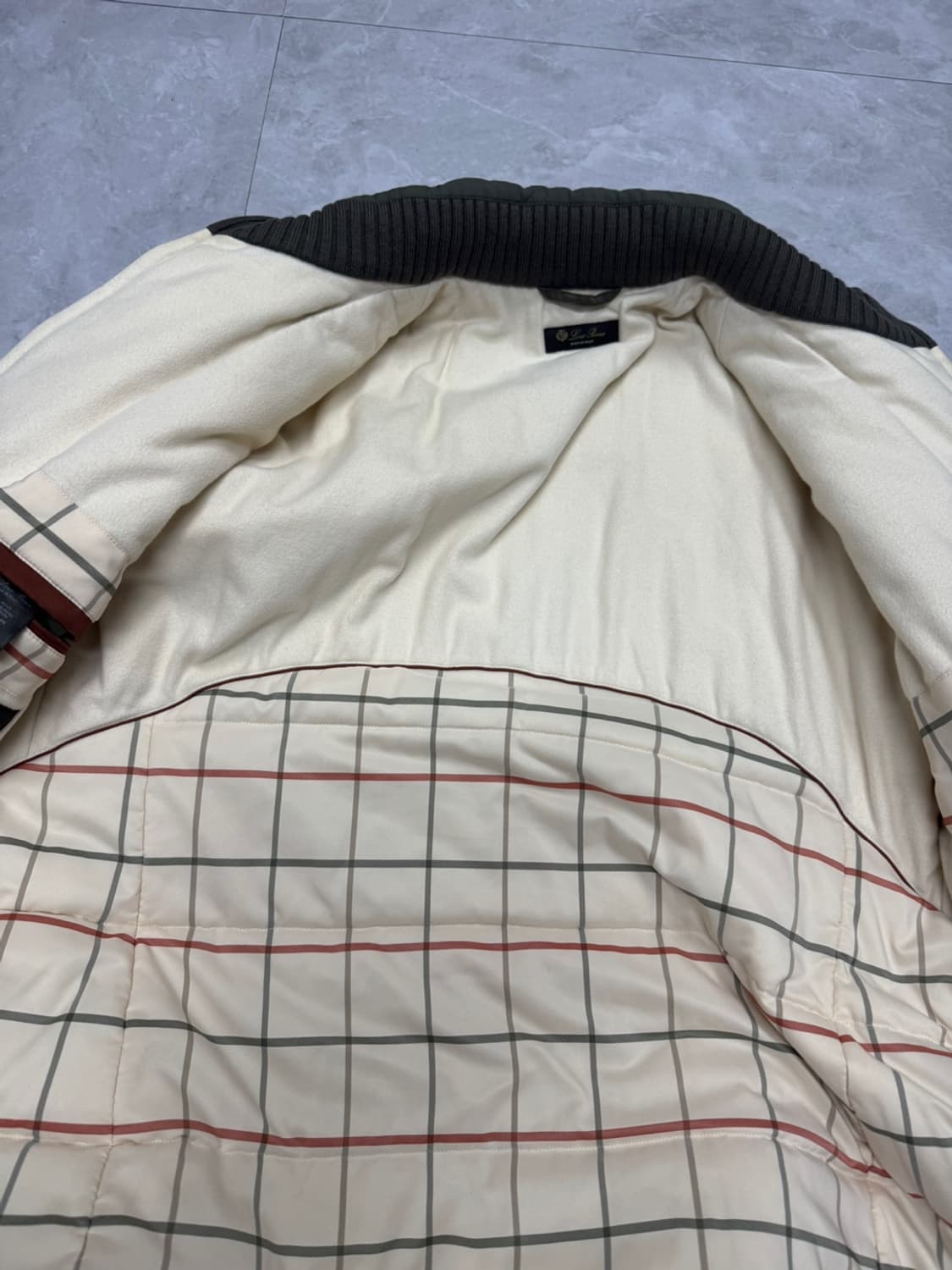 로로피아나 상품이미지4