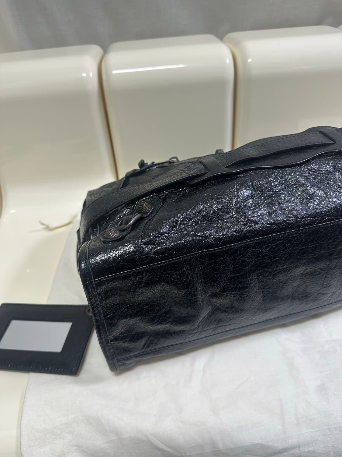 [SA 정품] 발렌시아가 시티 모터백 미디움 블랙 상품이미지6