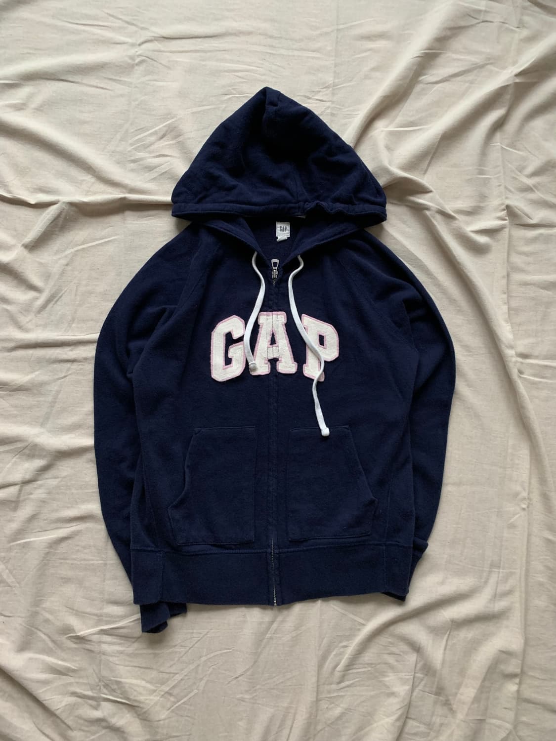 갭 GAP 중앙 자수로고 네이비 후드집업 딱붙핏 상품이미지6