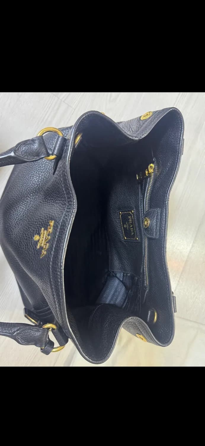 프라다 블랙 레더 토트백 상품이미지3