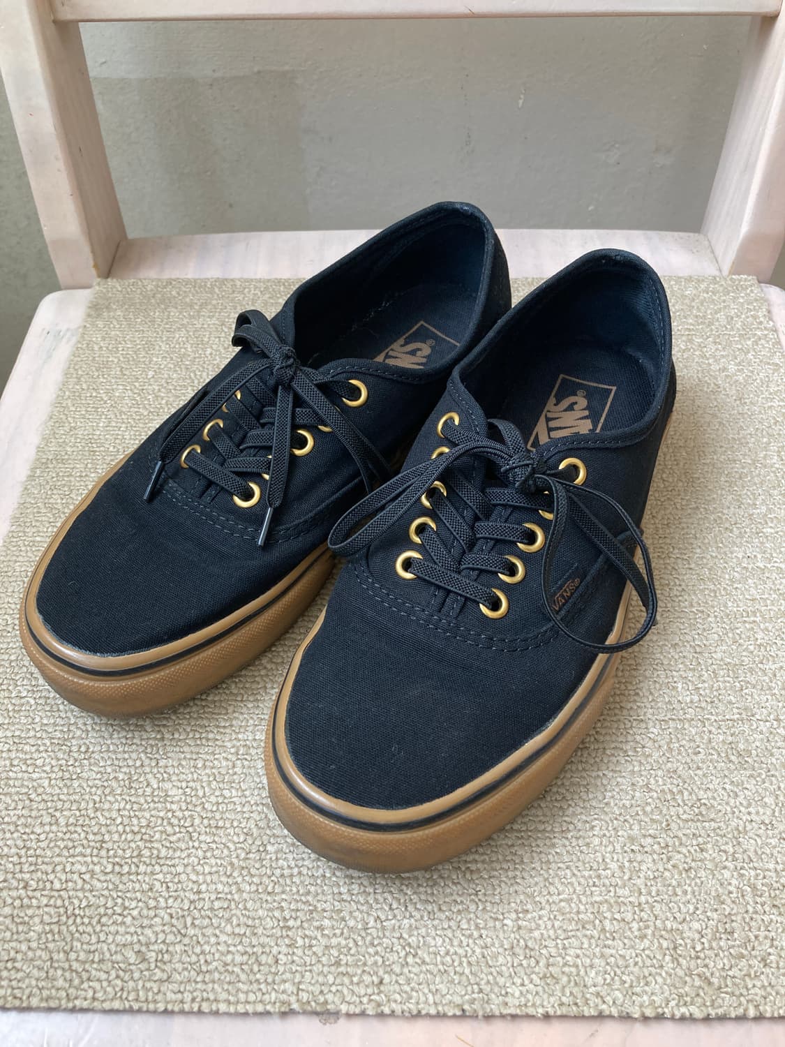 반스 어센틱 black gum 245 상품이미지1