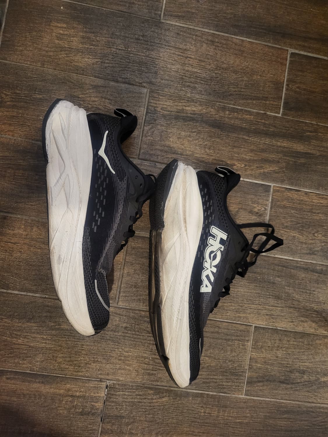 호카 블랙 런닝화 285 상품이미지2