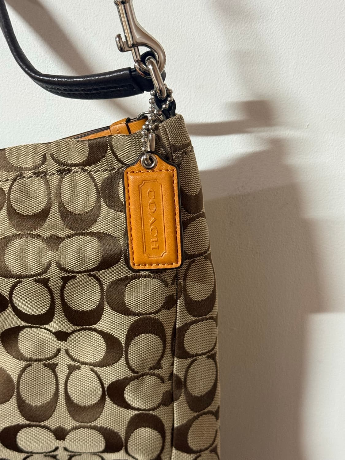 정품 코치 시그니처 캔버스 숄더백 브라운 상품이미지6